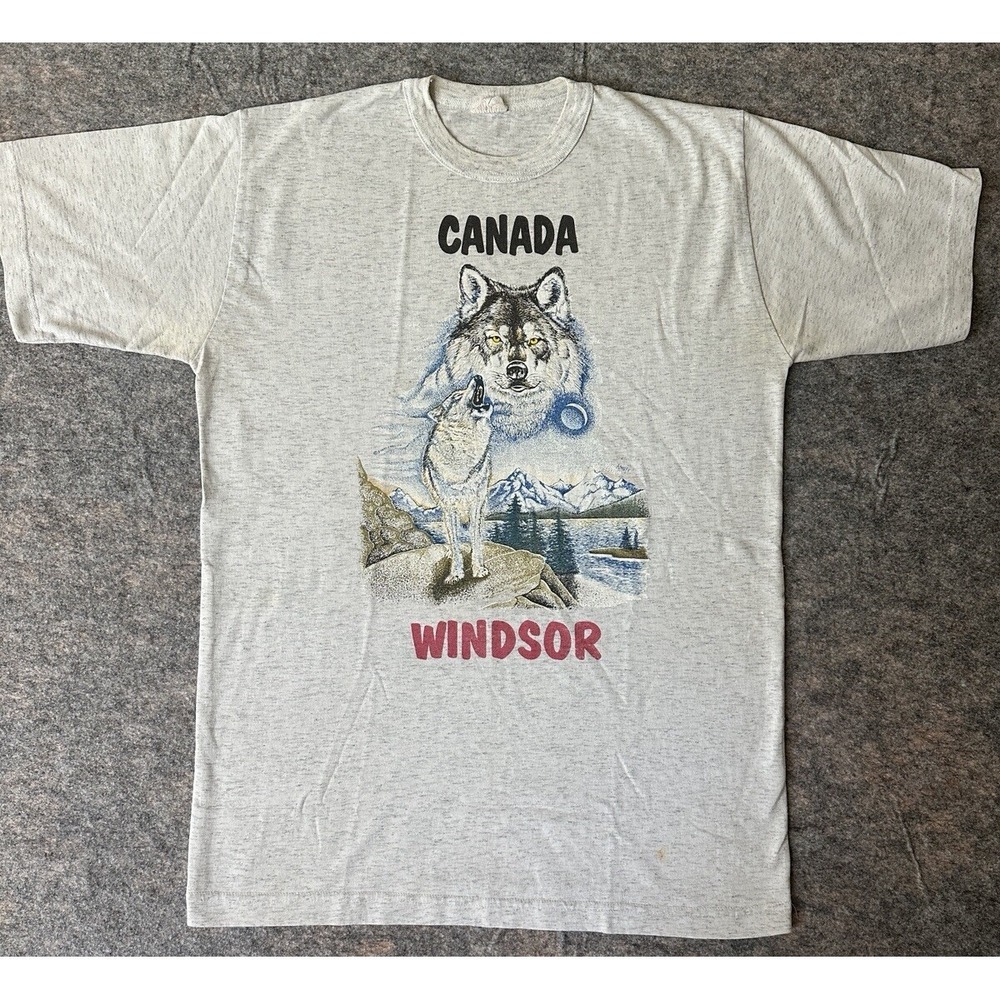 Windsor Canada Shirt Adult Size Medium Gray Nature Animal Wolf Vintage 90s